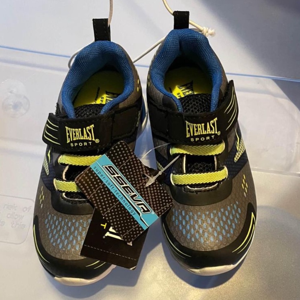 Toddler boys size 8 sneakers